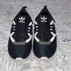Light wear Adidas kids tennis shoes. Size 11k